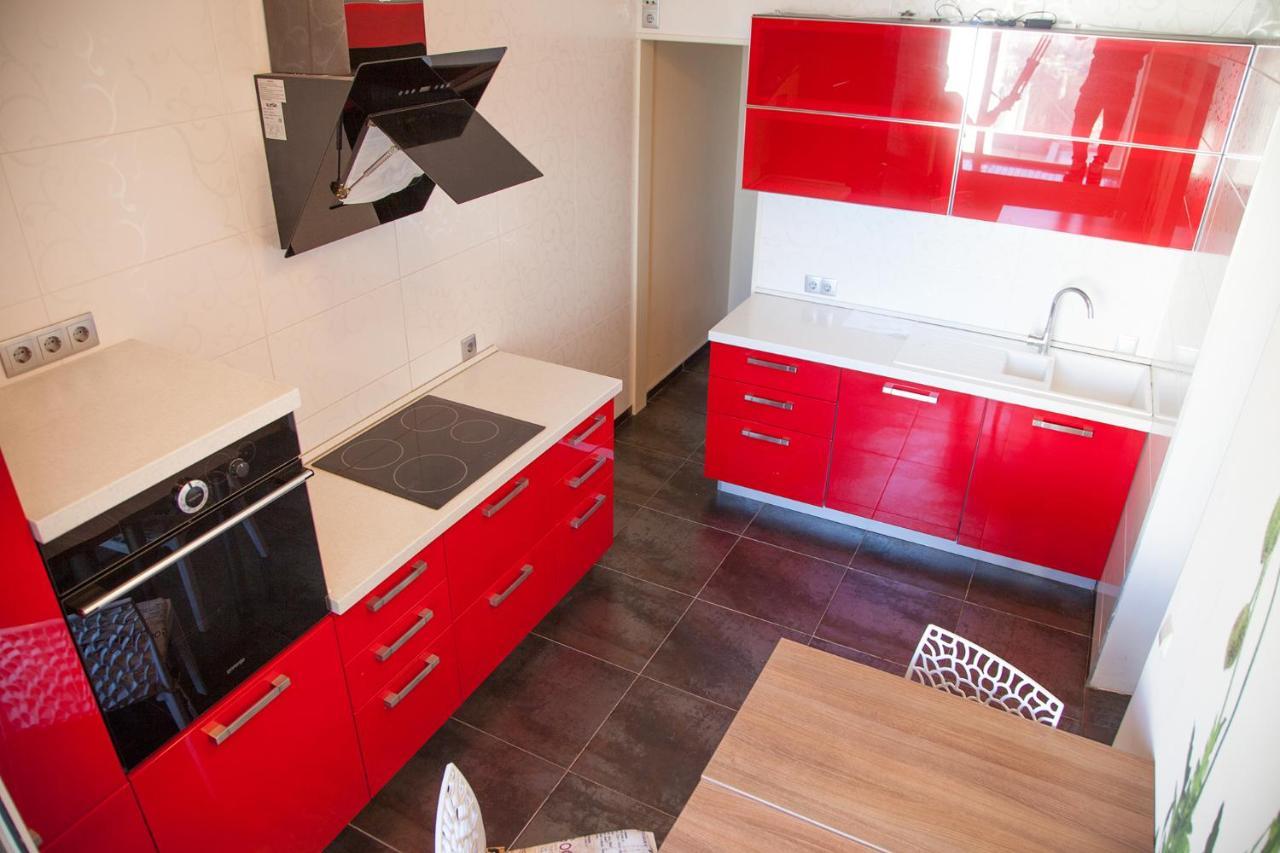 Two Bedroom Apartment With Balcony Kiev Extérieur photo